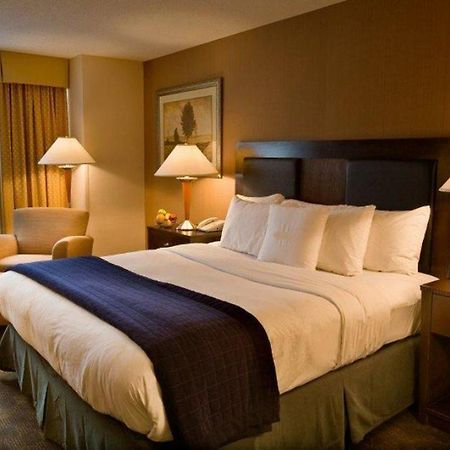Doubletree Dayton-Downtown Otel Oda fotoğraf